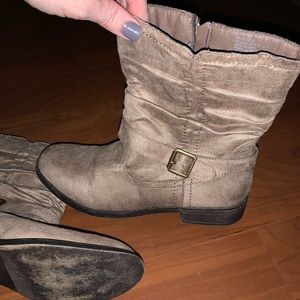 Boots size 8.5
